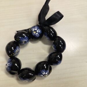 1034. Hand-Painted Black Floral Hawaiian Kukui Nut Stretch Bracelet
